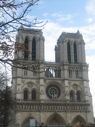 PARISのノートルダム寺院